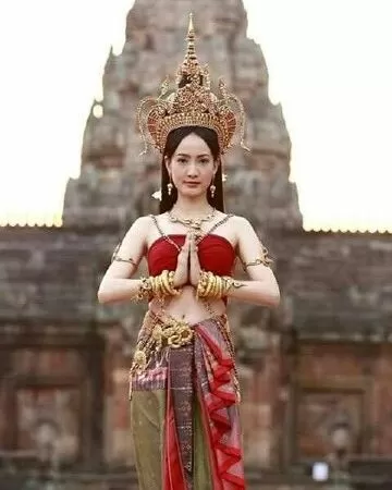 Nữ thần rắn (2016)