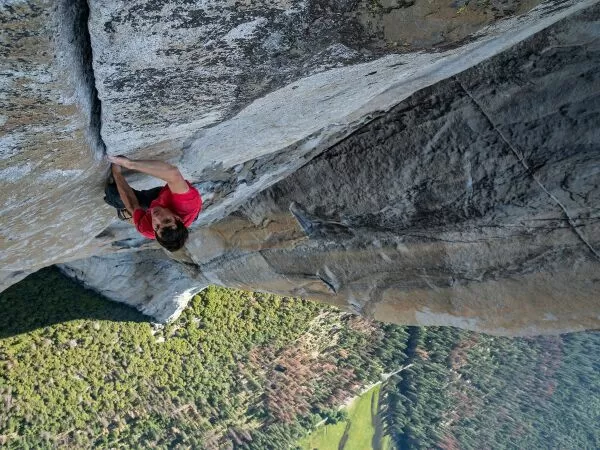 Free Solo / Chinh phục vách núi