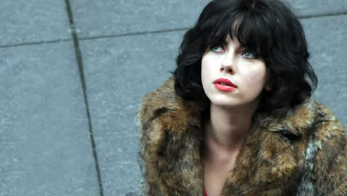 Under The Skin (2013) / Dưới lớp mặt nạ