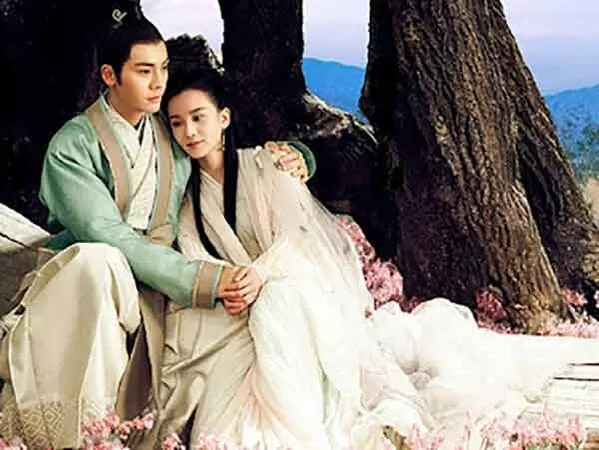 Túy Linh Lung (Lost Love In Times) – 2017