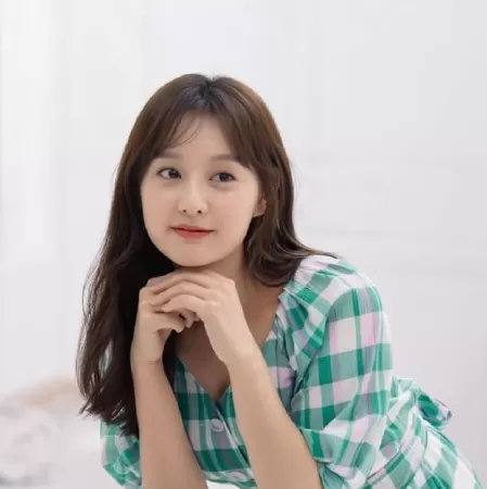 Kim Ji Won - Hậu Duệ Mặt Trời (2016)