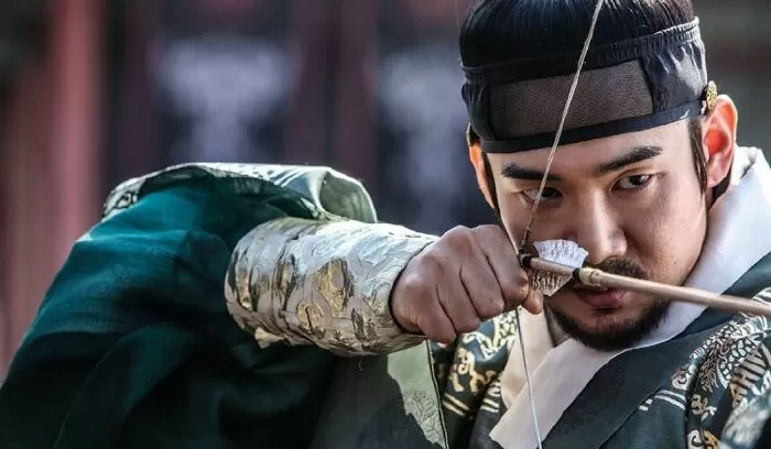 Thợ may hoàng gia (2014)