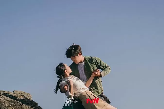 Cuộc sống không phải một bài toán sẽ không có một đáp án chuẩn xác. Con người chỉ nhận được câu hỏi và tìm cách giải quyết cho riêng mình.