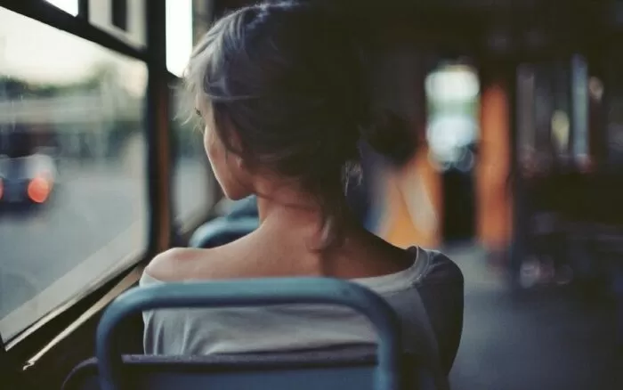 Ngồi gần cửa sổ