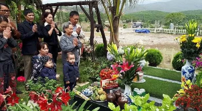 Tảo mộ tổ tiên