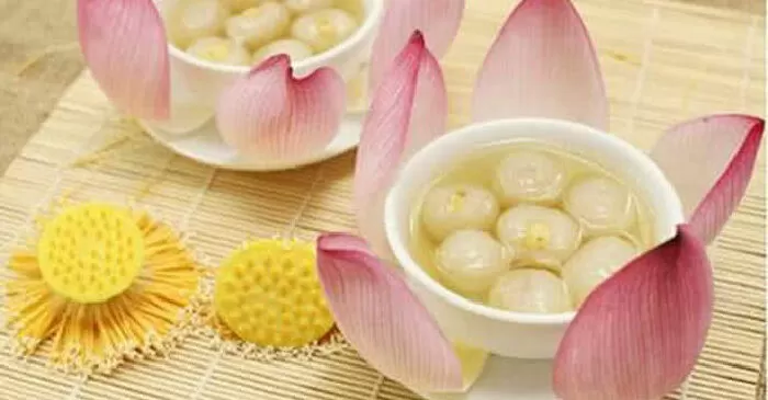 Chè hạt sen long nhãn giúp mùa hè thoải