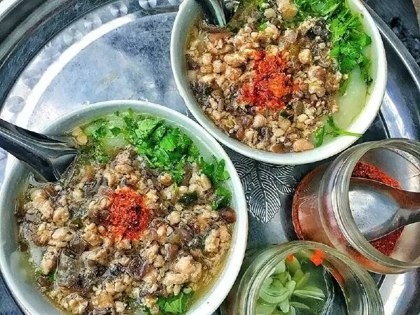 Bánh đúc nóng Nguyễn An Ninh
