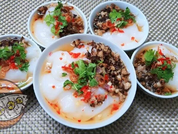 Bánh đúc nóng tại Khâm Thiên