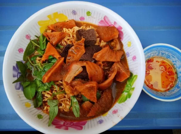 Phá Lấu Ngọc Thắm