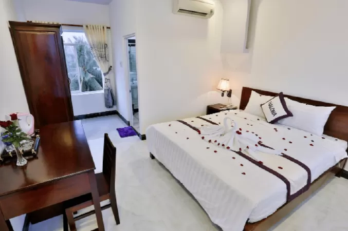 Halona hotel