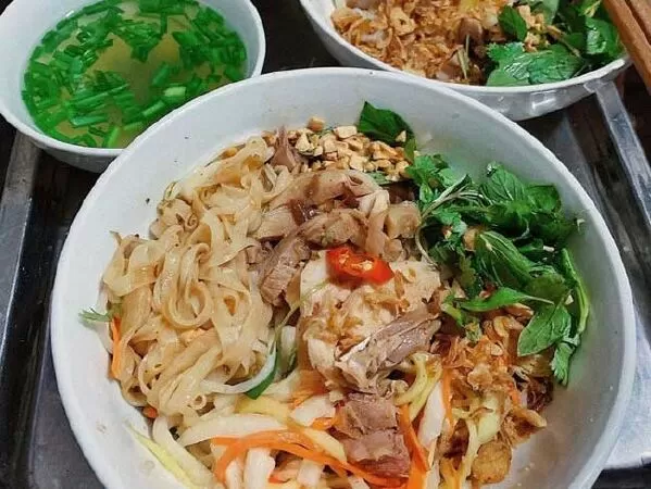 Phở gà trộn Hà Nội
