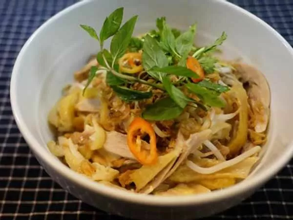 Phở gà trộn – 26 Lương Văn Can