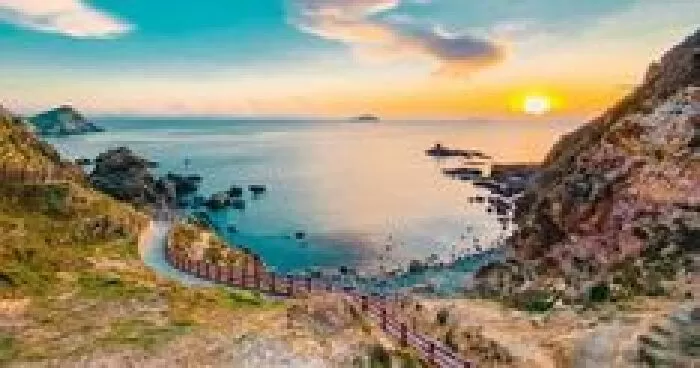 Top 10 bài tóm tắt truyện ngắn Chiếc thuyền ngoài xa hay và đầy đủ