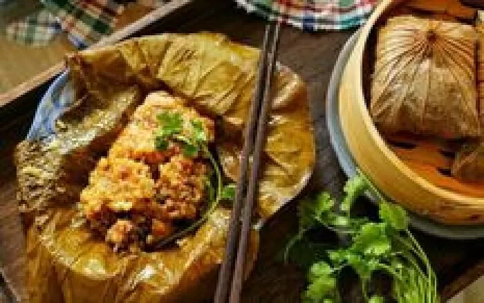 Xôi cá rô hấp lá sen