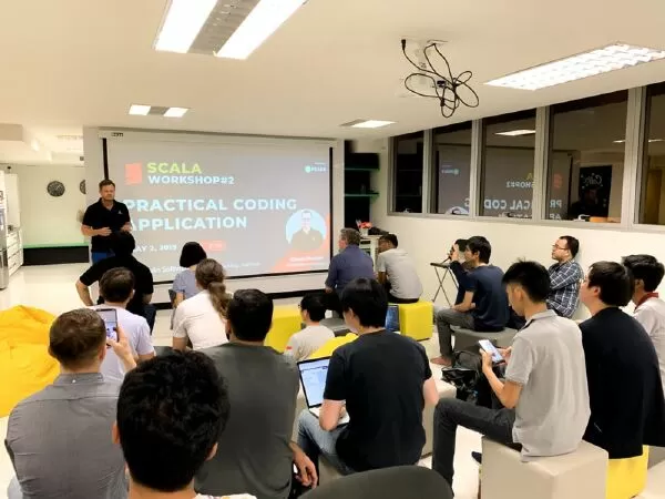 Tham gia tọa đàm khoa học, workshop