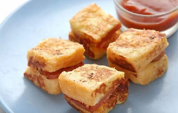 Bánh phô mai xúc xích chiên