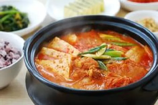 Canh sườn nấu kim chi