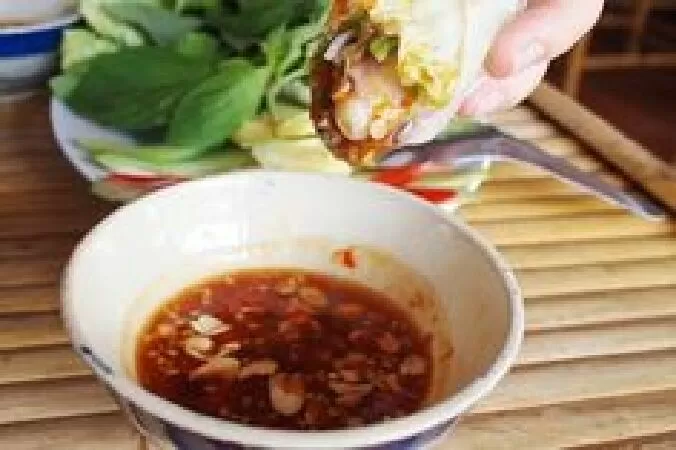 Bánh tráng trộn sốt me