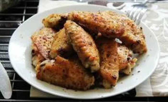Cánh gà chiên tiêu