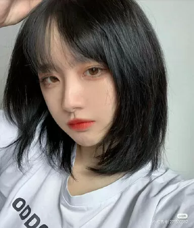 Tóc mullet layer nữ mái ngố