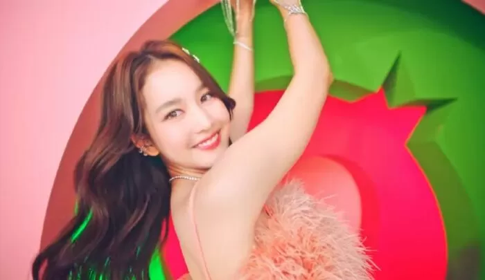 How can’t I love you, I love you so much (ไม่รักได้ไง โดนใจเต็มๆ โบว์ขนาดนี้) của Bow Maylada và URBOYTJ