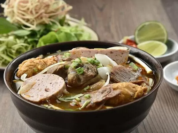 Bún bò Nhà Thờ