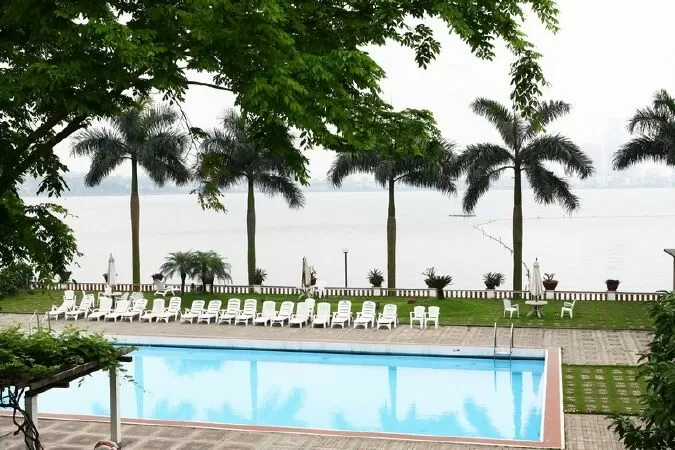 Bể bơi Thắng Lợi
