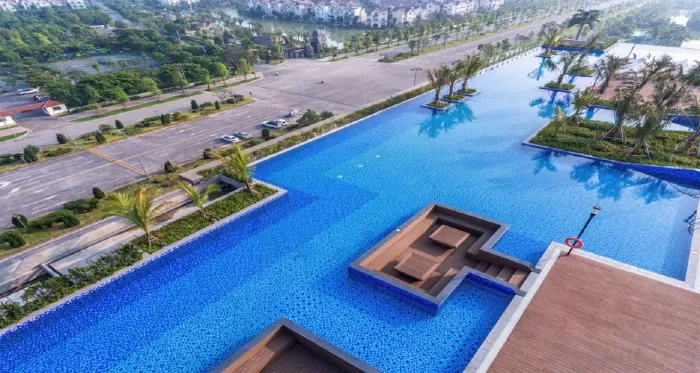 Bể bơi vô cực Vincom Plaza Long Biên