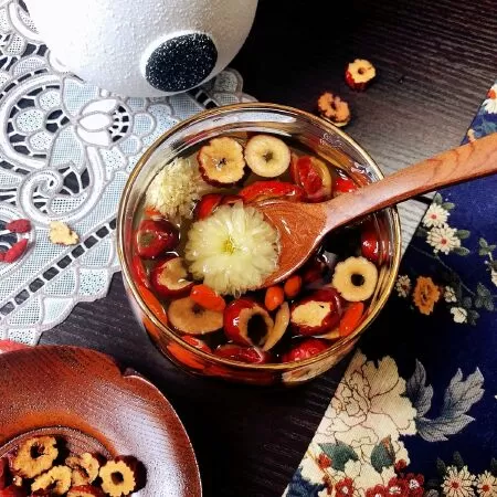 Trà táo đỏ
