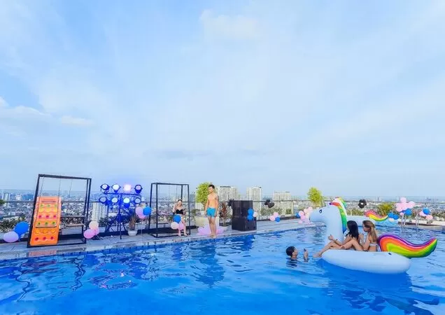 Bể bơi Chill Pool