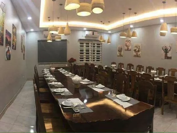 F1 Restaurant