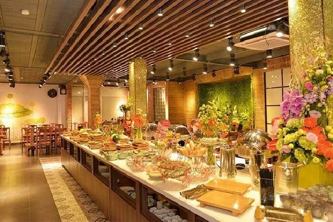 Buffet chay Hương Thiền