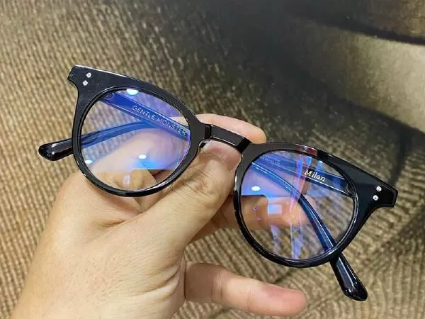 Mắt Kính Sơn Hà