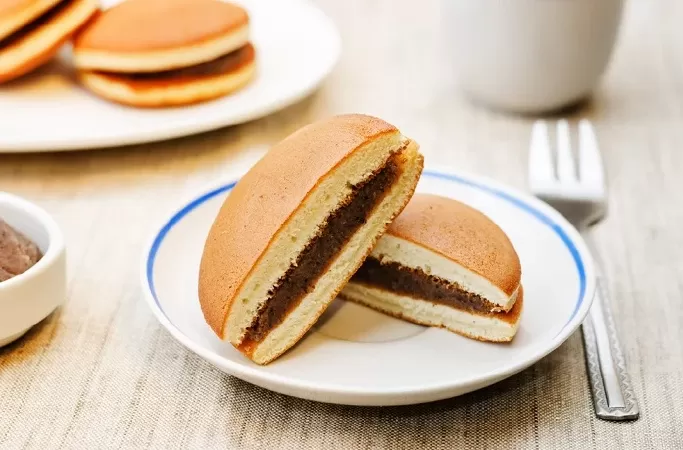Bánh Doraemon nhân socola