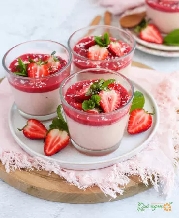 Panna cotta dâu