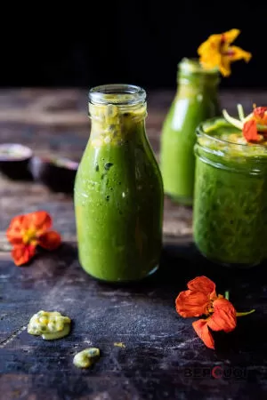 Smoothie cải bó xôi, cà rốt, táo