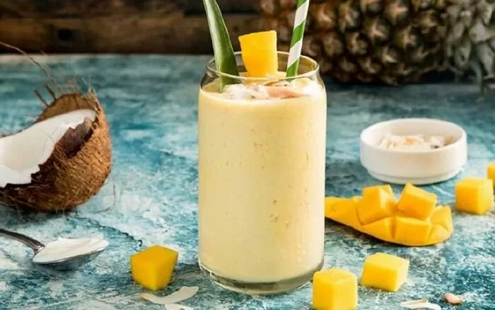 Smoothie xoài, dừa và hạt chia