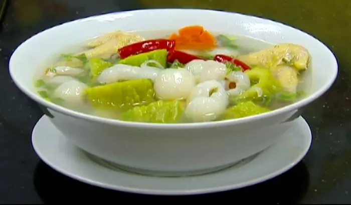 Canh vải mướp đắng