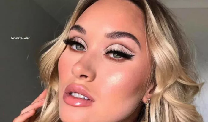 Kiểu trang điểm eyeliner nổi mùa hè