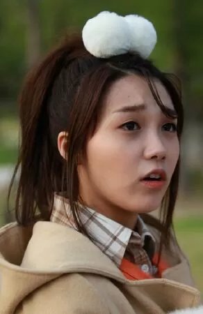 EUNJI (APINK)