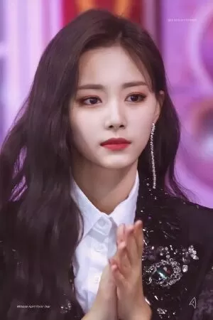 TZUYU (TWICE)