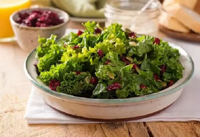 Salad cải xoăn giòn