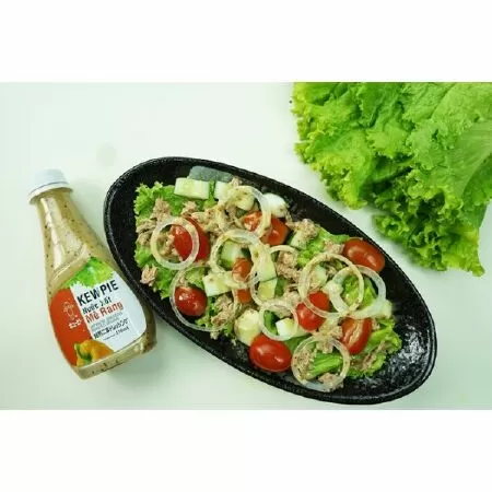 Salad ức gà sốt mè rang kewpie