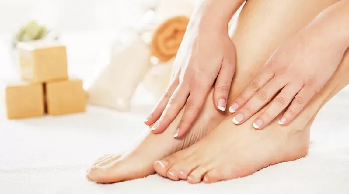 Tẩy da chết ở chân, gót chân