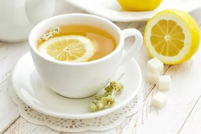 Uống nước chanh ấm: Thức uống thần kỳ giúp da nhờn trở nên rạng rỡ