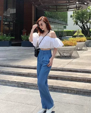 Quần ống rộng với áo croptop