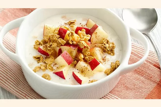 Granola hạt diêm mạch và quế táo