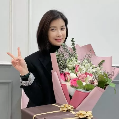 Lee Bo Young