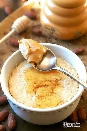 Mug cake hạnh nhân mật ong