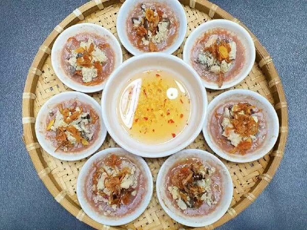 Quán bánh bèo Bà Vui